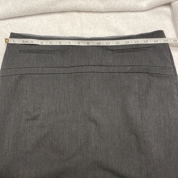 Express skirt size 10 gently used gray - Picture 3 of 11